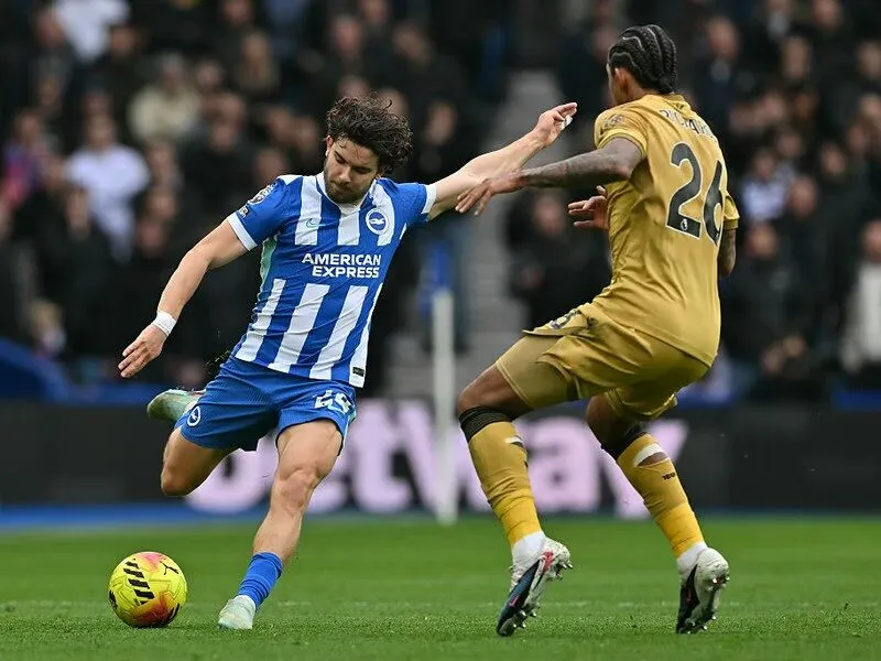 Brighton đủ sức áp đảo Crystal Palace