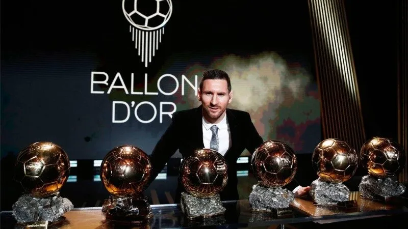 Chuyến đi London của Messi khiến dư luận đặc biệt chú ý