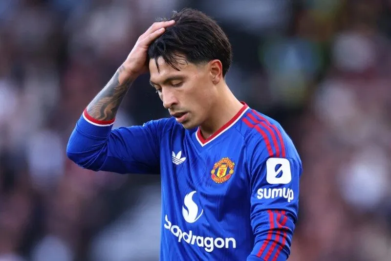 Phát ngôn của Martinez làm nóng hậu trường Old Trafford
